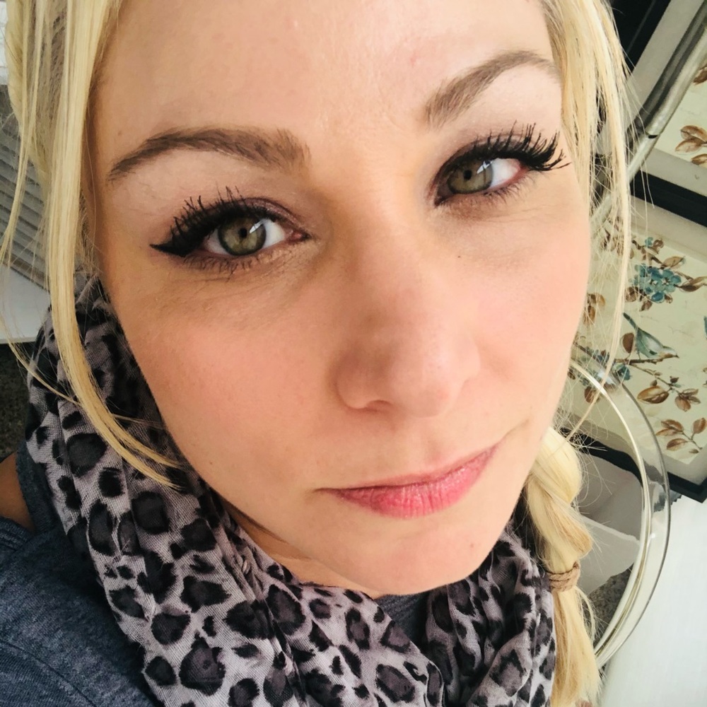 Meet your Posher, Nicole